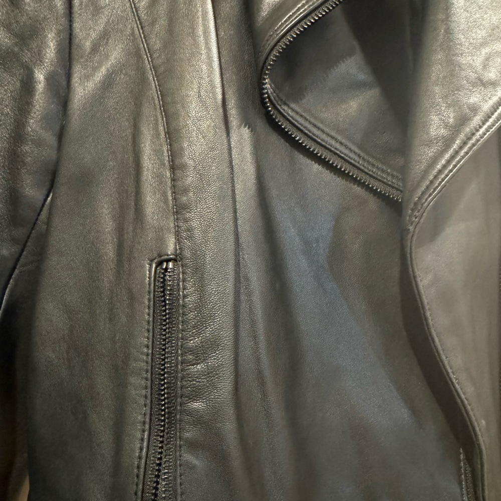 Woman leather jacket - Picture 4 of 6